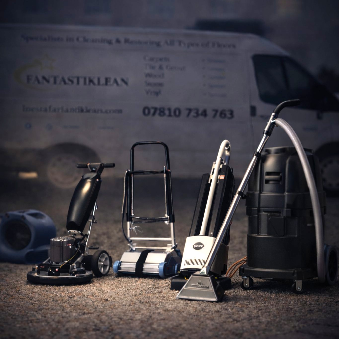 FantastiKlean professional equipment and van